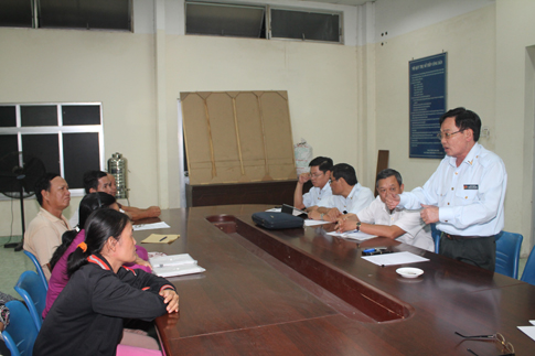 Phó Tổng Thanh tra Chính phủ Nguyễn Chiến Bình cùng Cục III tiếp công dân tại số 35 Hồ Học Lãm