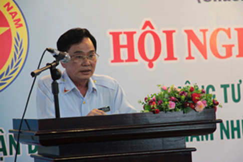 Trưởng Ban Tiếp công dân Trung ương Nguyễn Hồng Điệp và lãnh đạo địa phương tiếp xúc với công dân​