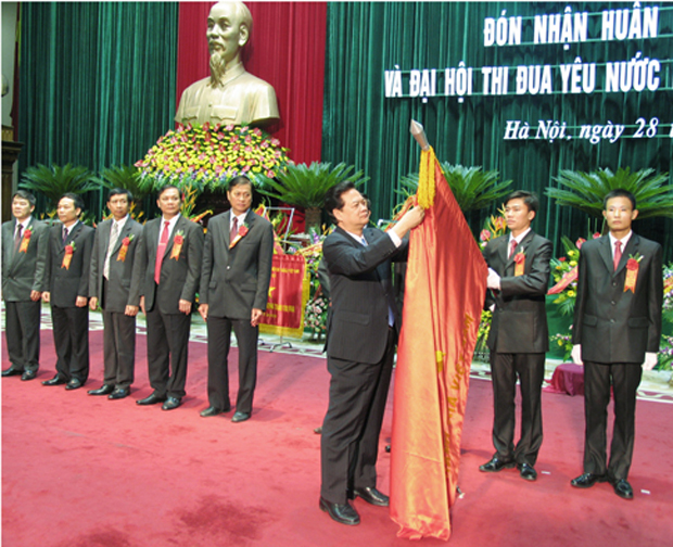 Thủ tướng Chính phủ Nguyễn Tấn Dũng dự lế kỷ niệm 65 năm và trao Huân chương Sao vàng cho ngành Thanh tra năm 2010