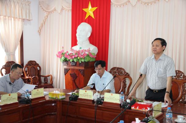 Tổng Thanh tra Huỳnh Phong Tranh làm việc tại Hậu Giang