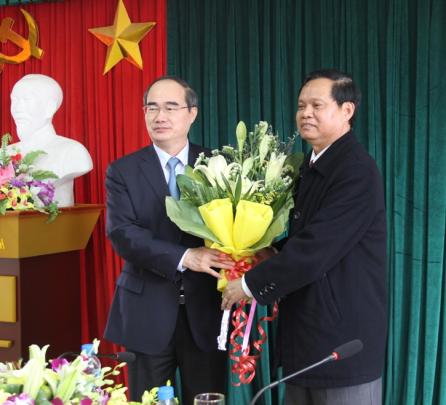 Chủ tịch Ủy ban Trung ương Mặt trận Tổ quốc Việt Nam Nguyễn Thiện Nhân thăm...