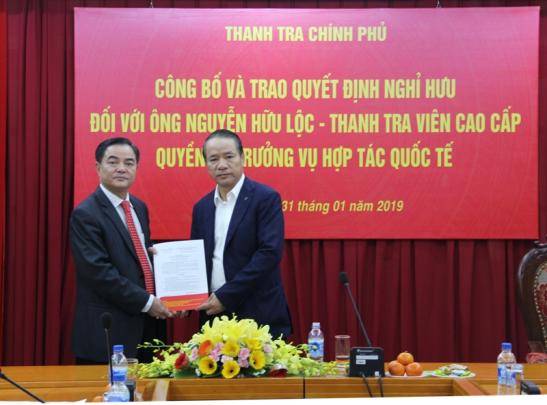 Trao quyết định nghỉ hưu cho ông Nguyễn Hữu Lộc