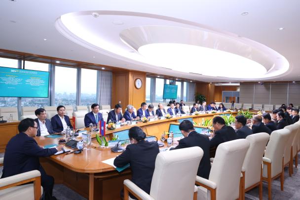 Đoàn đại biểu cấp cao Thanh tra Nhà nước Lào thăm và làm việc tại Ngân hàng...