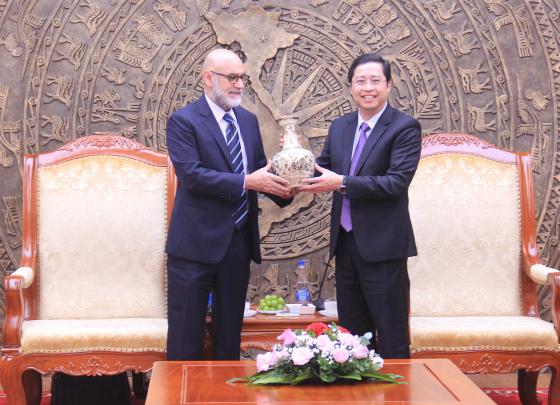 Phó Tổng Thanh tra Chính phủ Dương Quốc Huy tiếp Trưởng Đại diện UNODC khu vực Đông Nam Á và Thái...