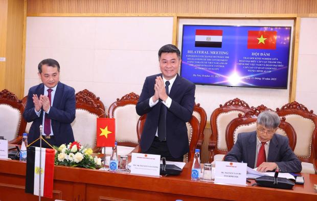 Thanh tra Chính phủ hội đàm với Đoàn đại biểu cấp cao Cơ quan Giám sát Hành...