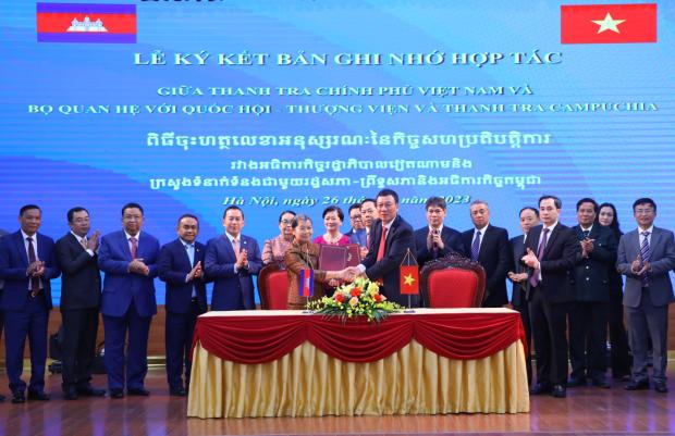 Tổng Thanh tra Chính phủ Việt Nam Đoàn Hồng Phong hội đàm với Đoàn đại biểu cấp cao Bộ Quan hệ với Quốc hội - Thượng viện và Thanh tra Campuchia
